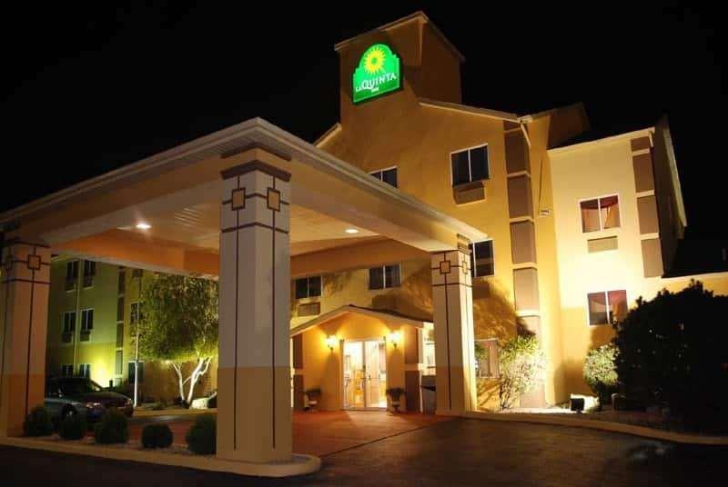 La Quinta Inn & Suites By Wyndham Peru Starved Rock St Park מראה חיצוני תמונה