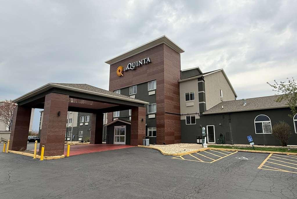 La Quinta Inn & Suites By Wyndham Peru Starved Rock St Park מראה חיצוני תמונה