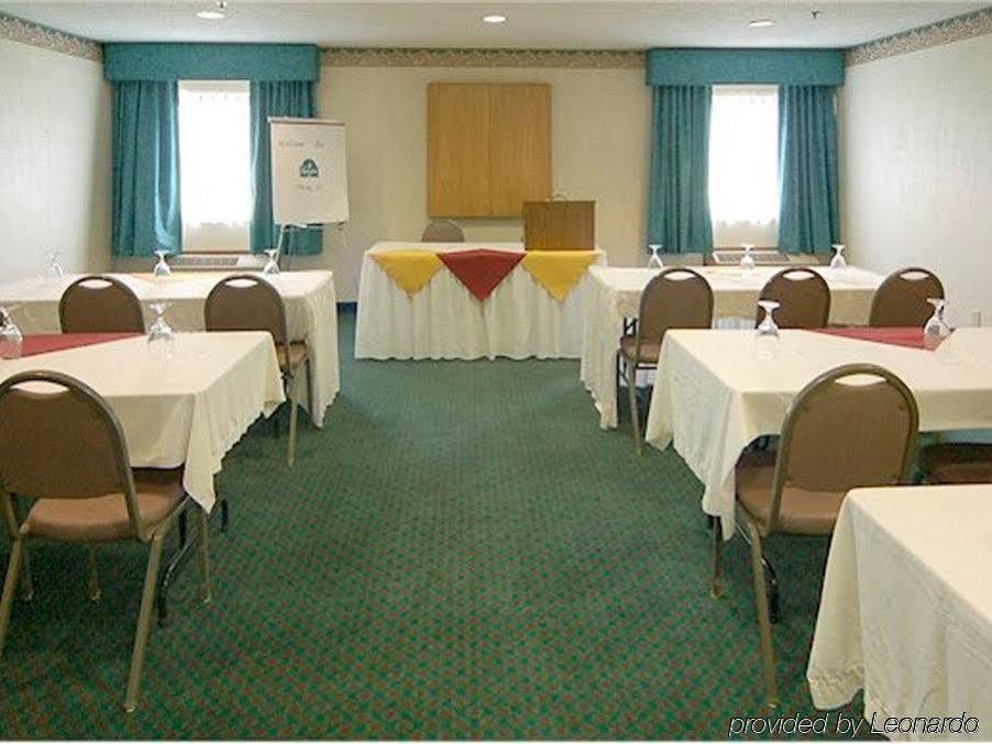 La Quinta Inn & Suites By Wyndham Peru Starved Rock St Park מראה חיצוני תמונה